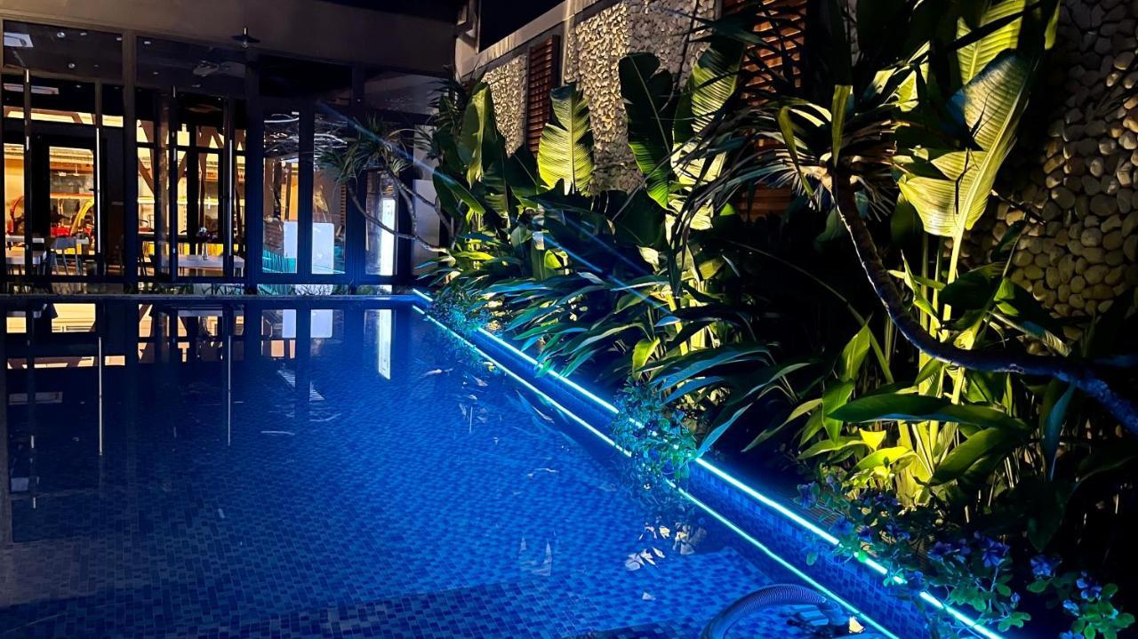 Phoenix Minh Chau Hotel Provinz Quang Ninh Exterior foto