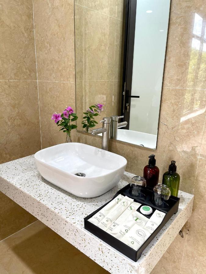 Phoenix Minh Chau Hotel Provinz Quang Ninh Exterior foto